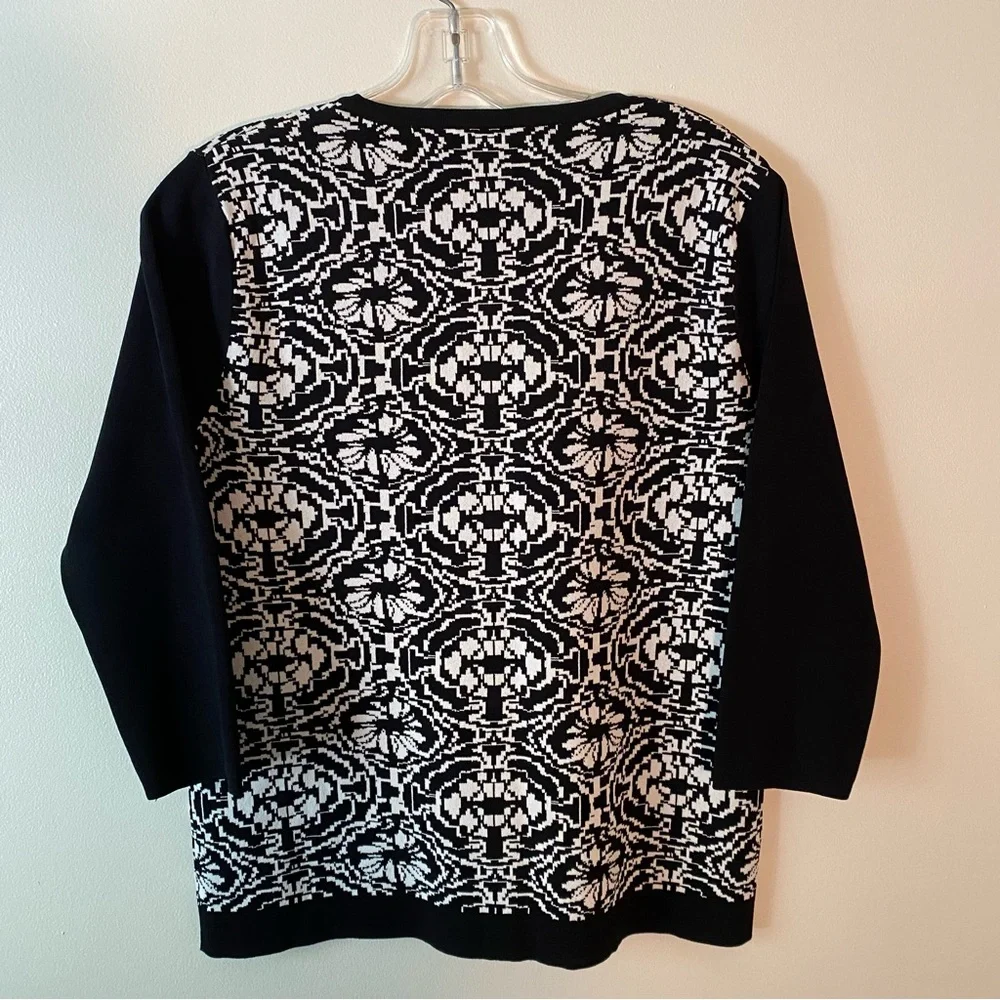 Carmen Marc Valvo Cardigan Sweater Black White Abstract Pattern Large - Picture 2 of 5